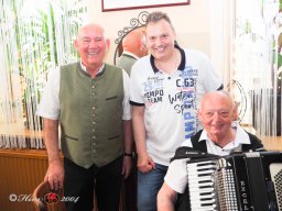 Helmut Schmitzberger und Peter Glück im GH Timo am 04. Mai 2024